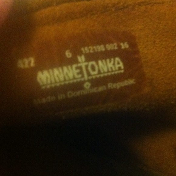 Minnetonka Tramper Ankle Hi Bootie Size 6! - Picture 2 of 3