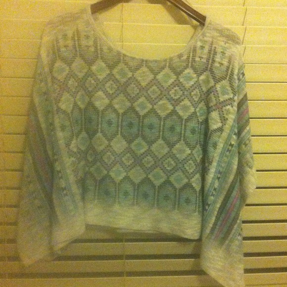 Aeropostale Poncho Aztec print shirt - Picture 2 of 2