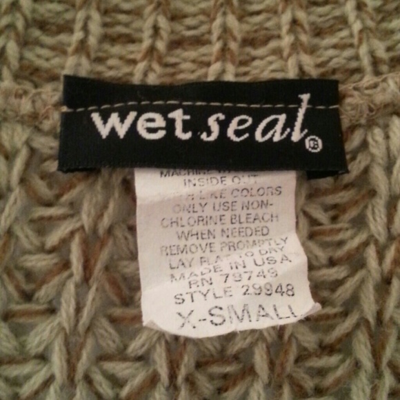 Sweater - Picture 2 of 2