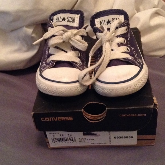 Blue converse for toddler size 6.