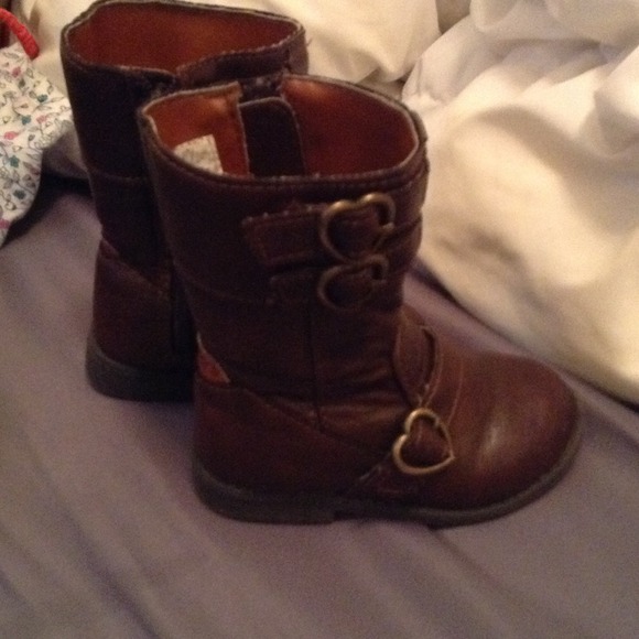 Used brown boots for toddler girl size 6