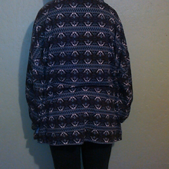 Aztec sweater - Picture 2 of 3