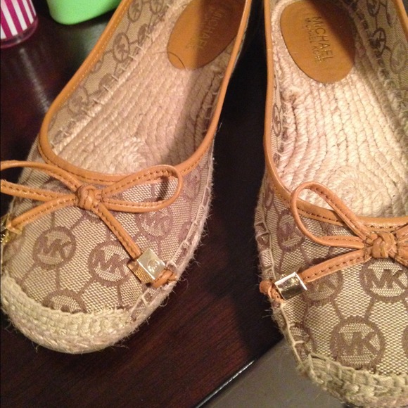 SOLD!!!!!!!!Michael Kors FlatsSOLD!!!!