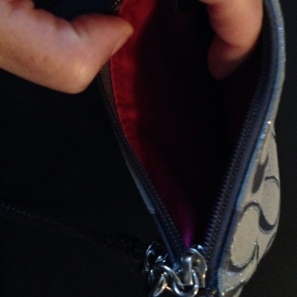 Authentic Coach. Small wallet very pretty - Picture 2 of 4