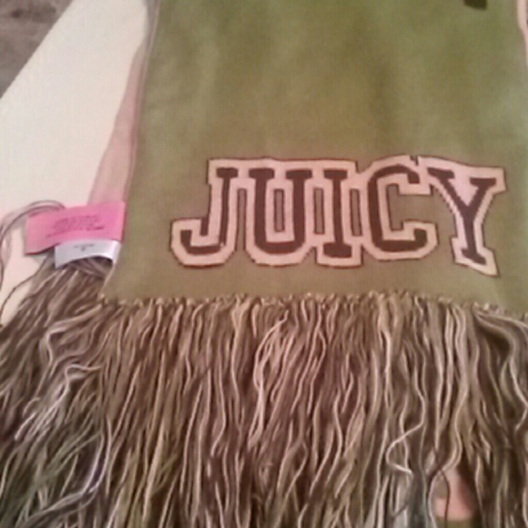 Juicy Couture School of Couture Muffler YTRU S139