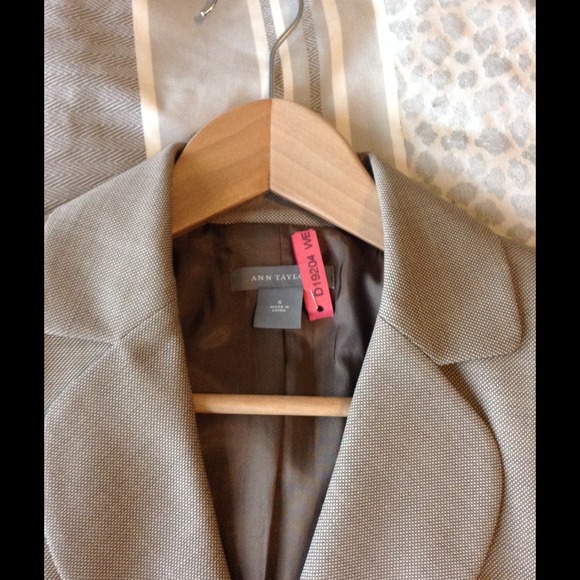 BUNDLED Ann Taylor taupe suit - Picture 3 of 4
