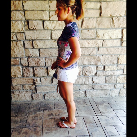 🚫SOLD🚫Buckle's "Daytrip" brand T-Shirt - Picture 3 of 3