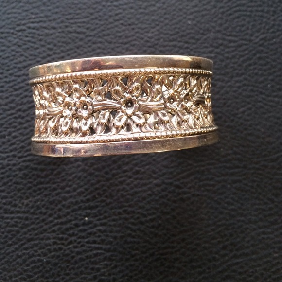 Jewelry - Sterling silver cuff bracelet 27.3 g