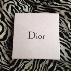 Dior box