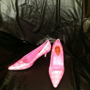 Pink pumps
