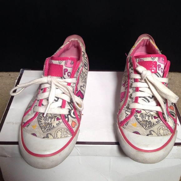 poppy coach shoes