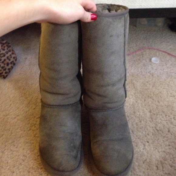 Authentic gray uggs