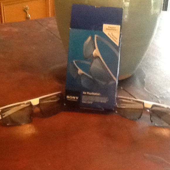 Sony playStation Simulview passive glasses.reduced