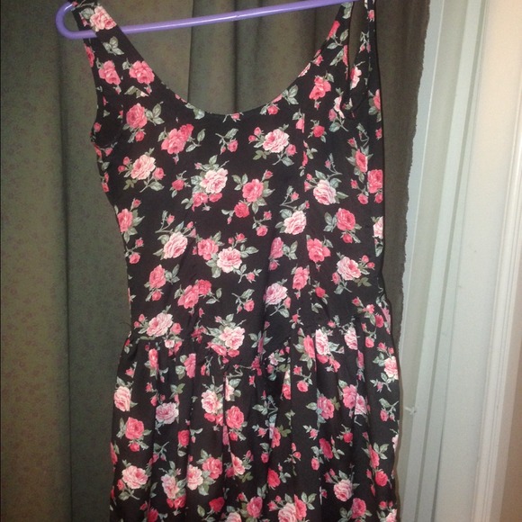 Brandy melville jessa dress - Picture 2 of 2