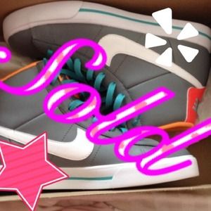 Nike Womens sweet classic highs