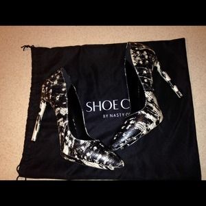 Shoe Cult by Nasty Gal Pointed Pumps