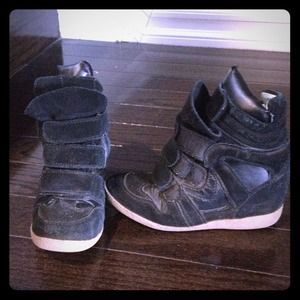 Steve Madden hilight black suede wedge sneakers