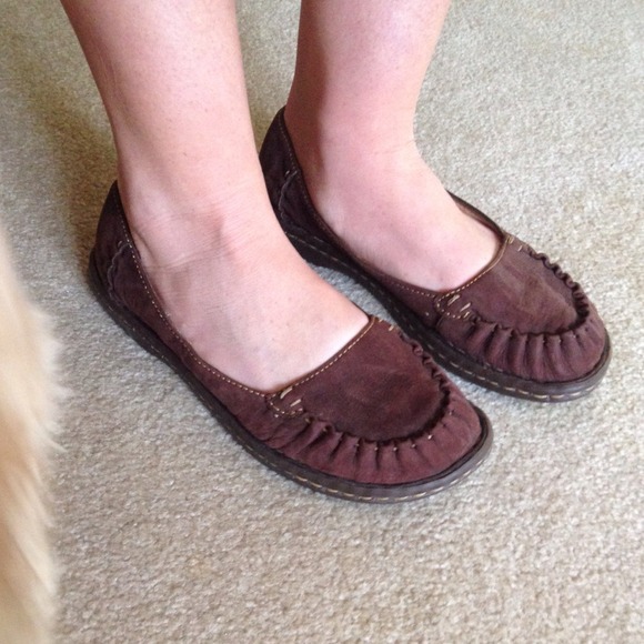 REDUCED! Born brown leather flats - size 8.5