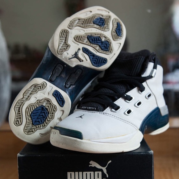 Air Jordan XVIII (GS) size 3.5Y