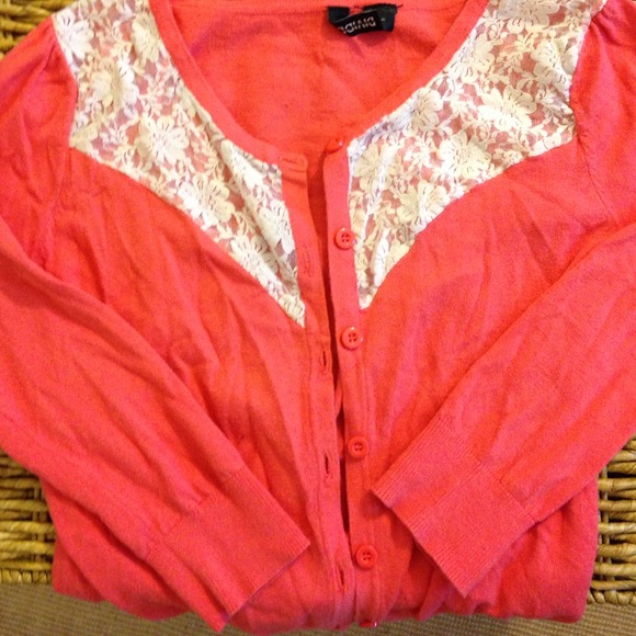 Coral and lace cardigan - Picture 2 of 2