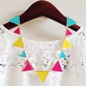 Jewelry - NEW! Triangle statement necklace Jewelry - NEW! Triangle statement necklace