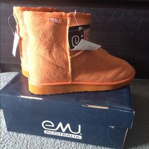 Orange EMU boots size 7 - never worn