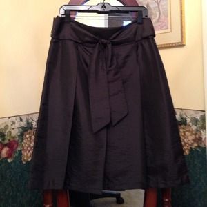 Light taffeta black skirt.