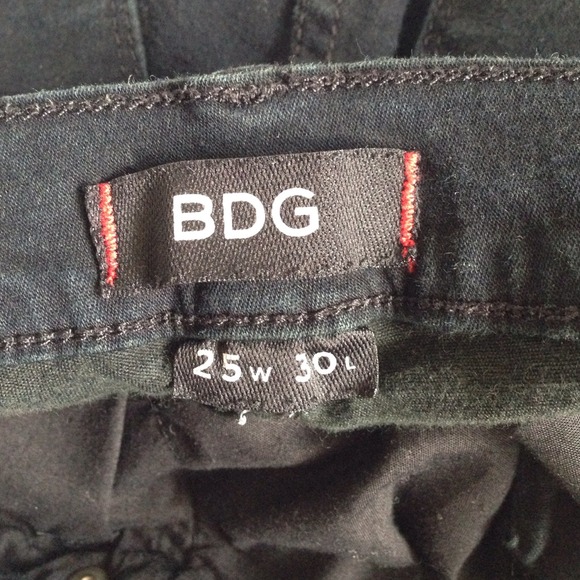 BDG Mid Rise Cigarette Ankle Black 25W 30L - Picture 3 of 4