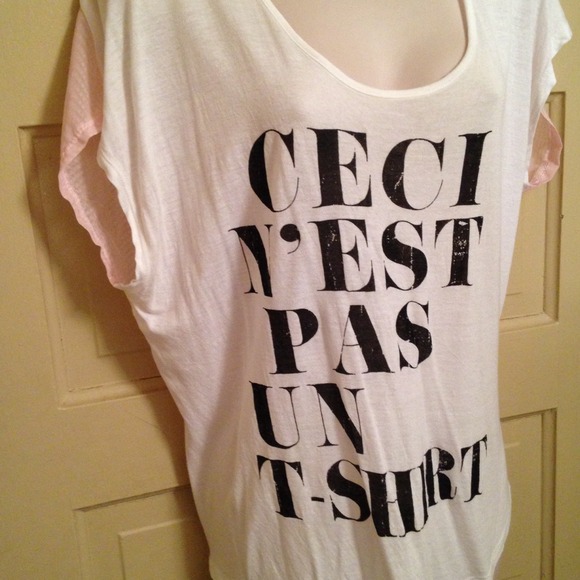 Ceci N'est Pas Un T-Shirt