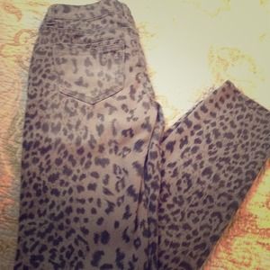 Black & grey leopard skinny jeans 🐆