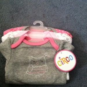 * Bundled* 3 long sleeve onsies