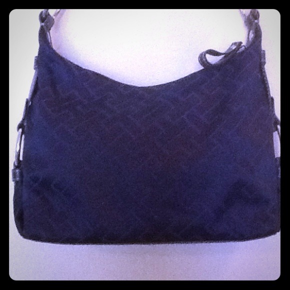 Sold in bundle💝Tommy Hilfiger navy purse
