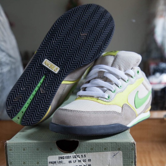 Nike 6.0 Louxe (women's) size 5.5