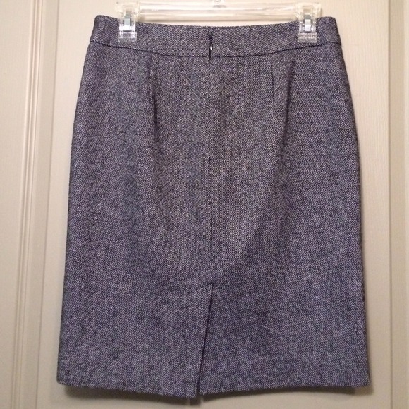 Ann Taylor Skirts - Ann Taylor Black Pencil Skirt, Size 2P Ann Taylor Skirts - Ann Taylor Black Pencil Skirt, Size 2P