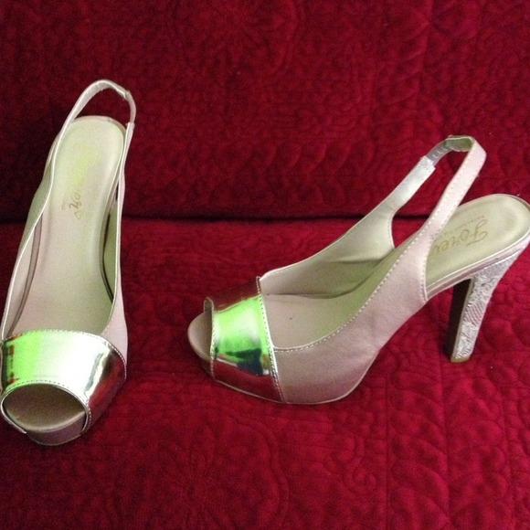 Heels by Paula Abdul - Picture 2 of 5