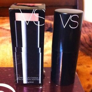 ❌❌GONE Victoria Secret Luminous Cheek & Face❌❌