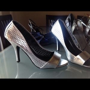 REDUCED! Silver Sexy Pumps