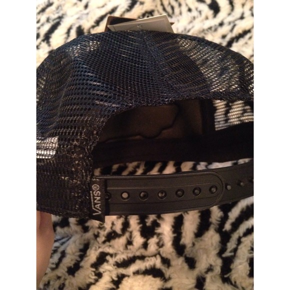 ❌Sold on Vinted❌😁 💚Vans Hat💚 - Picture 3 of 3