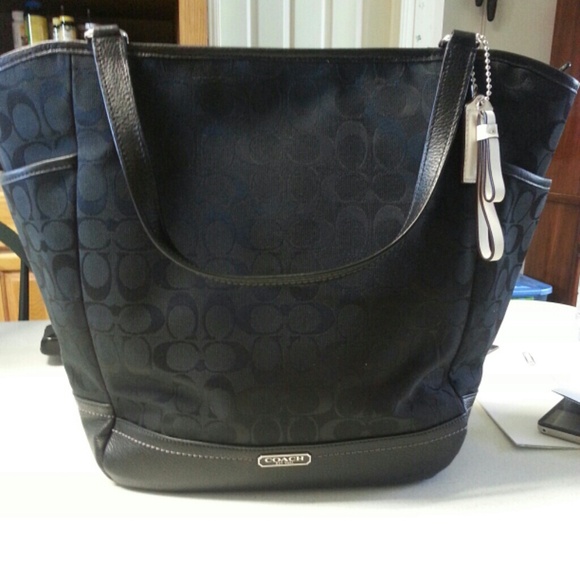 Nwt authentic large black coach tote! - Picture 1 of 4