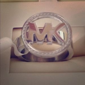 Nice MK stainless steel ring. Sz 7-1/2💥FLASH SALE