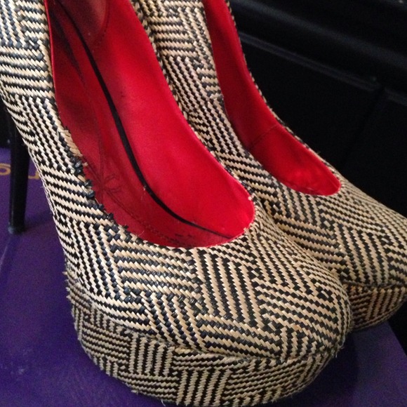 Cute platform pumps! ❤️😍 - Picture 2 of 4