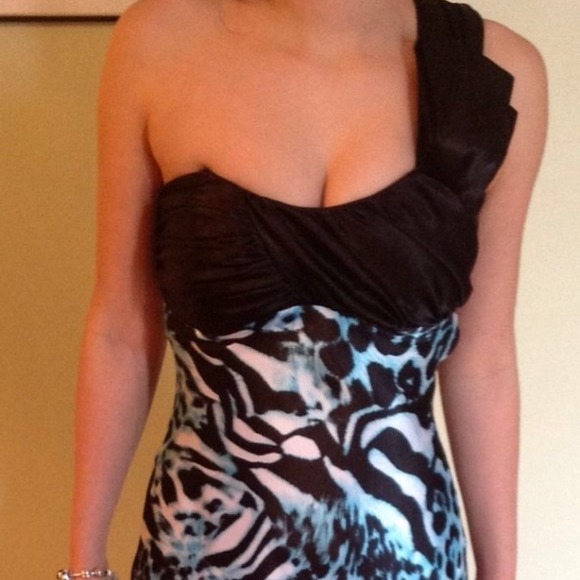 NWT evening dress s 3 junior. Turqoise and black