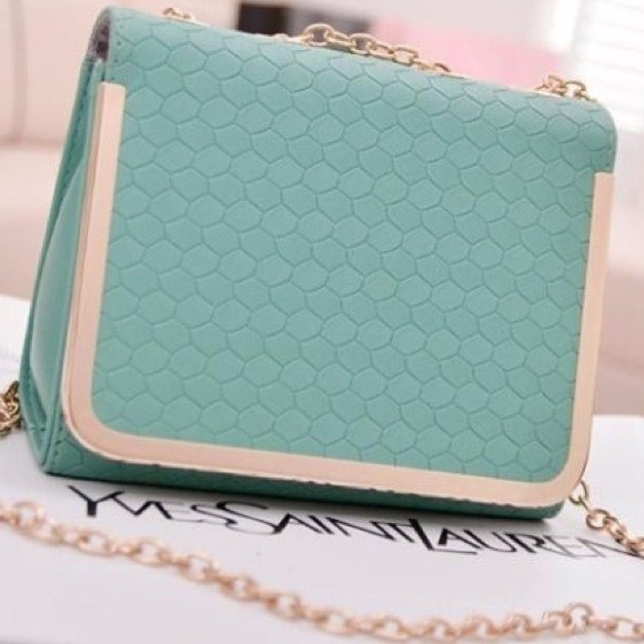 💕Trendy PU Leather Shoulder/Crossbody Bag 💕 - Picture 1 of 4
