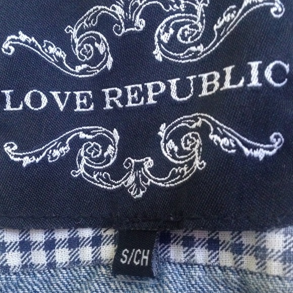 a cute denim cropped jacket ! - Picture 3 of 3