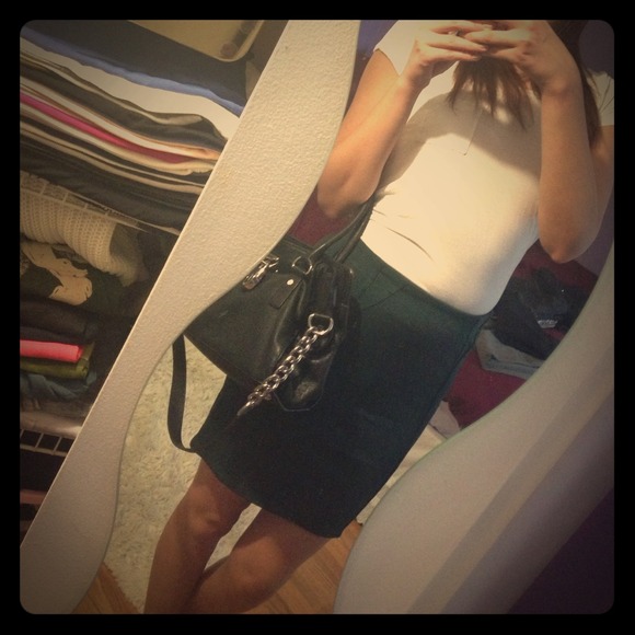 Green pencil skirt 💚
