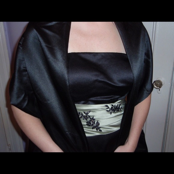 ⚡️REDUCED ⚡️Stunning Maid of Honor Dress! - Picture 2 of 3