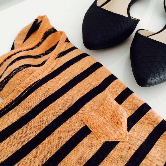 ✨Host Pick✨ ZARA Linen Striped Sweater size M