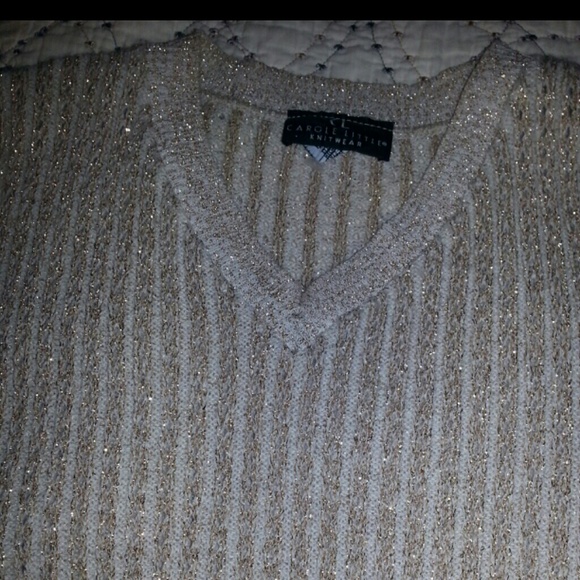 Liz Gold light weight sweater..lovely