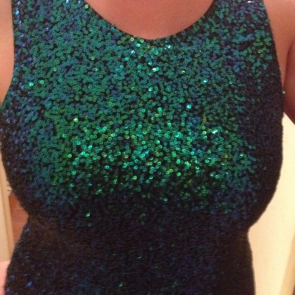 🎉 SOLD! H&M Divided sequin party dress! 🎉 - Picture 2 of 4