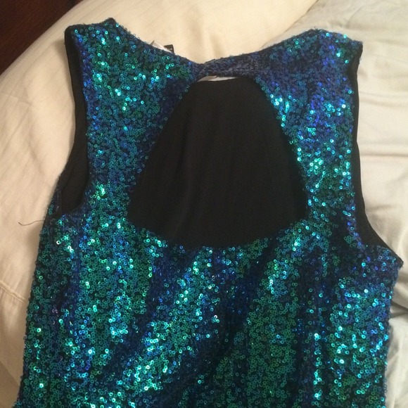 🎉 SOLD! H&M Divided sequin party dress! 🎉 - Picture 4 of 4